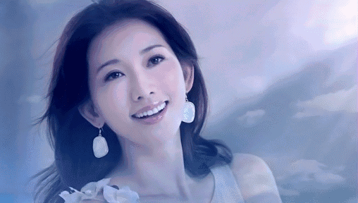 记者刁难林志玲：你介意梁朝伟的身高和你不相衬吗？志玲回答获赞