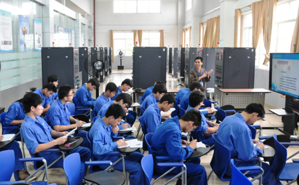 重庆电子工程职业学院2016分数线（2022全国）