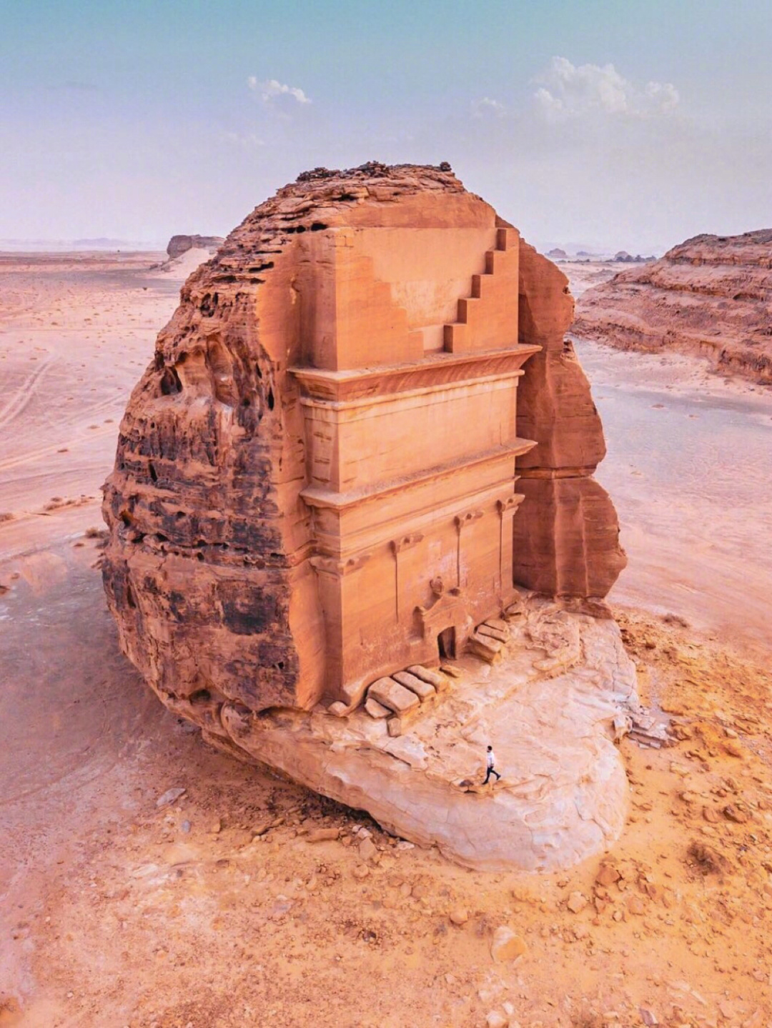 这处沙漠中的海市蜃楼，不是亲眼目睹，一定不敢相信