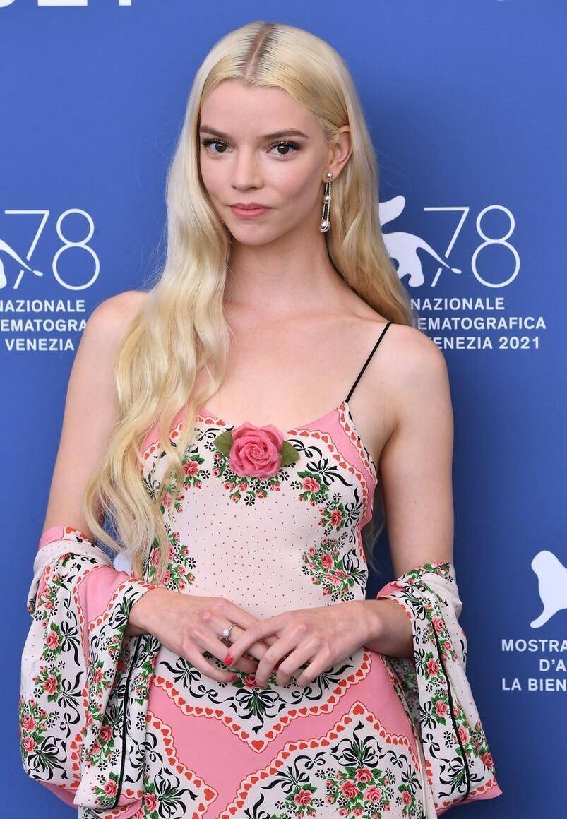 英国这一夜,国际女星风情万种,唯有这10位,一个比一个敢穿