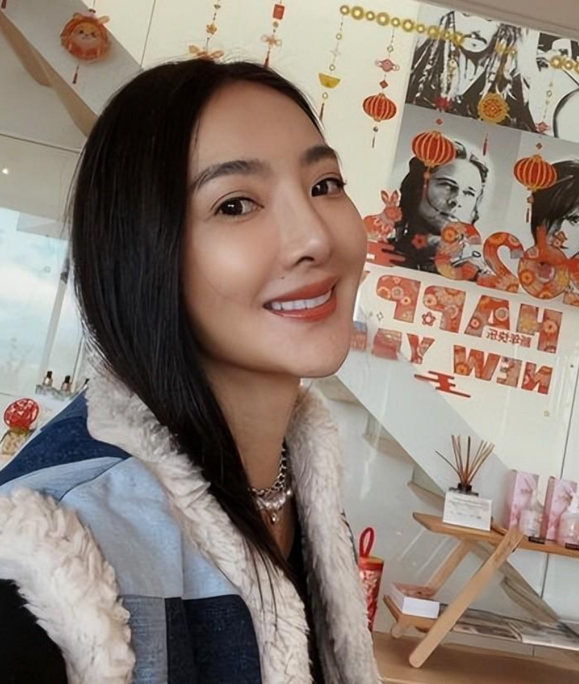 《爸爸去哪儿》夫妻现状,张亮与前妻寇静假离婚,明星生活搞不懂