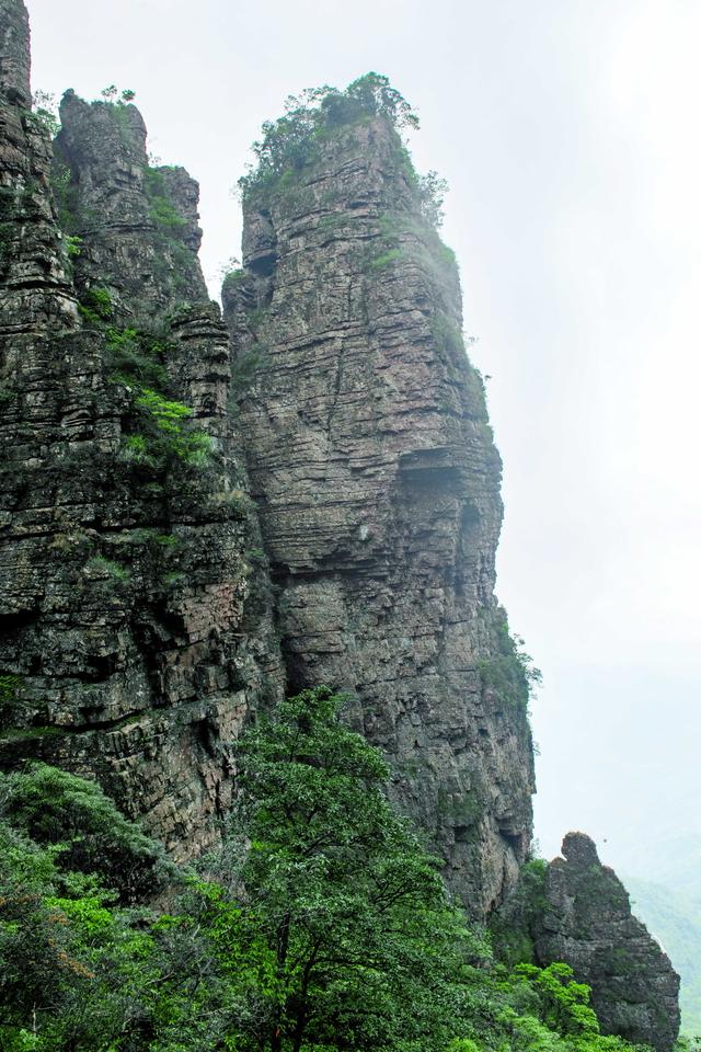 瑶山深处的旖旎风光，在这里看云海翻涌，不容错过的圣堂胜景