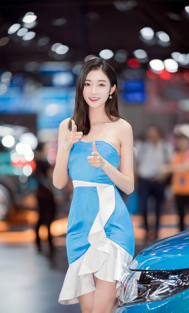 青春靓丽美女车模
