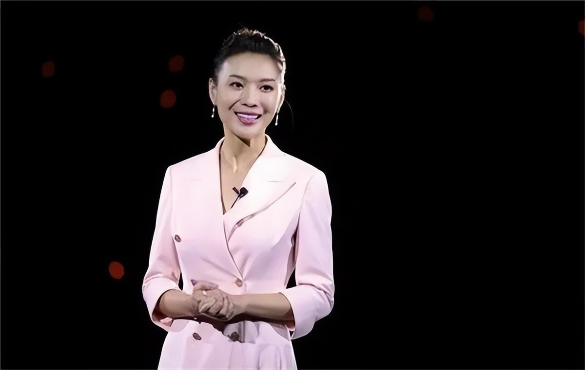 还记得主持人栗坤吗？如今她的近况如何？