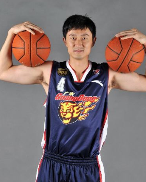 查尔斯甘尼斯("中国男篮"杜锋:夺冠那天与姐姐抱头痛