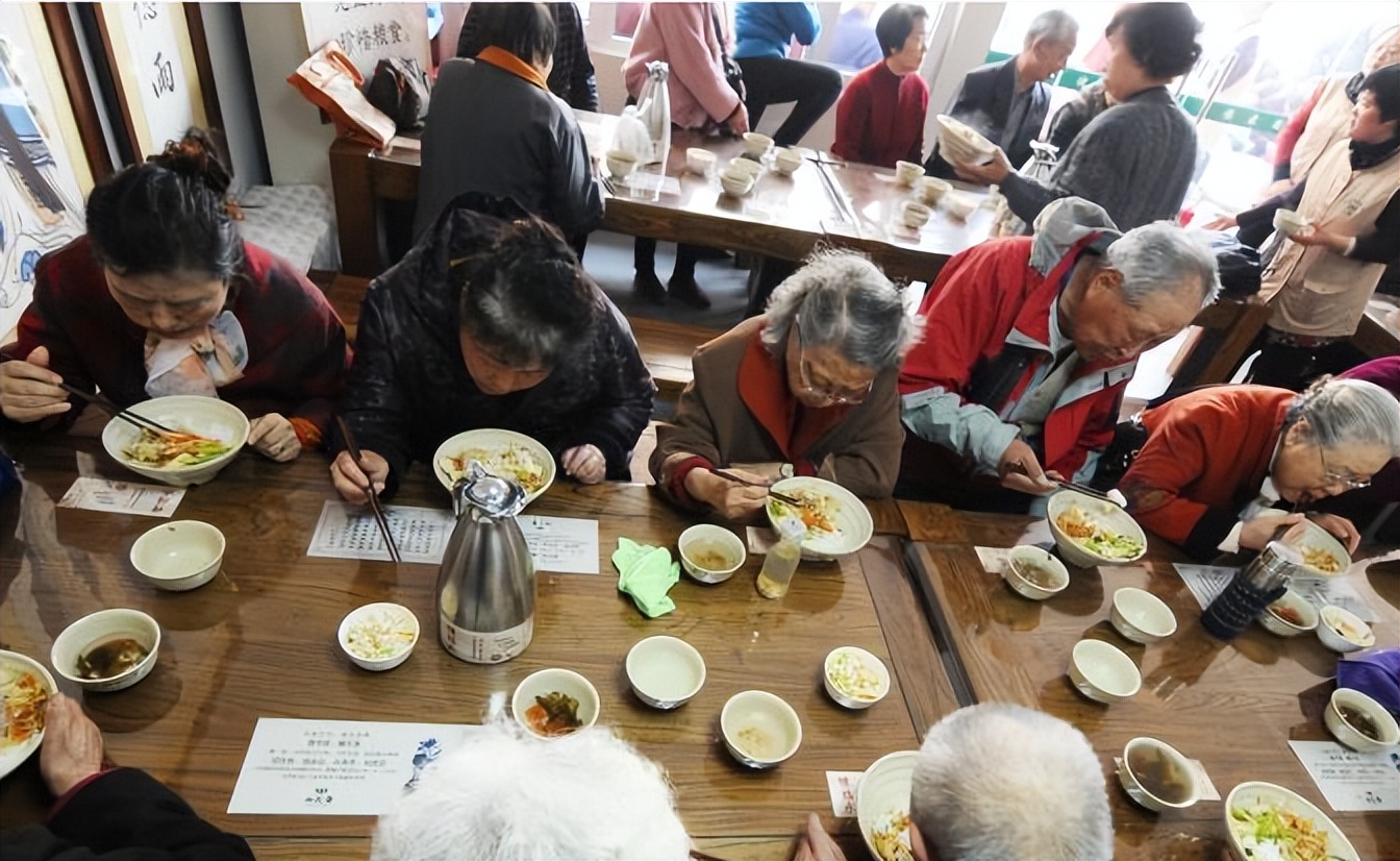 赚男人钱的暴利项目(离婚男人开面馆，一年盈利50万，套路教给你，学学？)