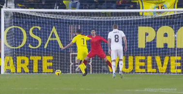 尤文1-2乌迪内斯遭绝杀（2-2！1-2！1-0！欧洲足坛疯狂一夜：4大豪门翻车，巴萨笑纳大礼）