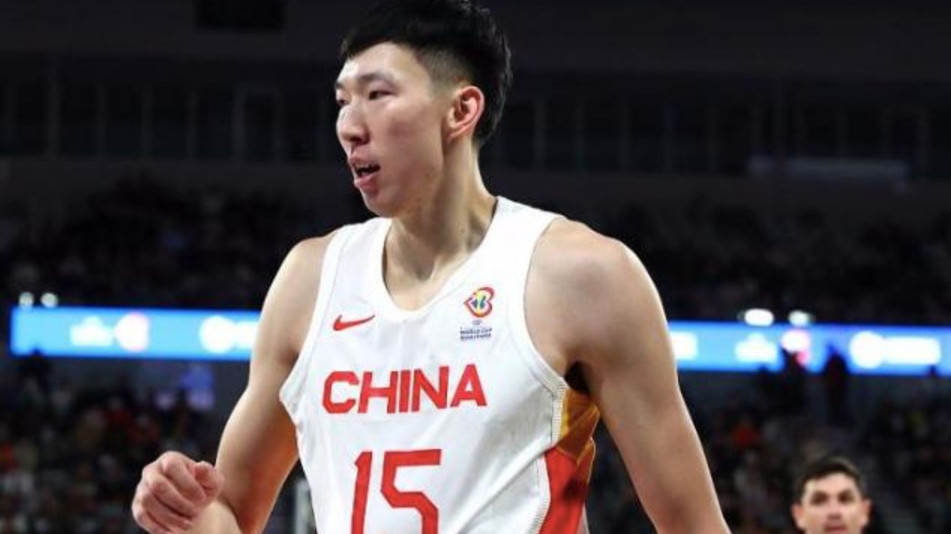 中国男篮第一中锋，或重返澳洲年薪450万，篮协操作猛如虎却白塔