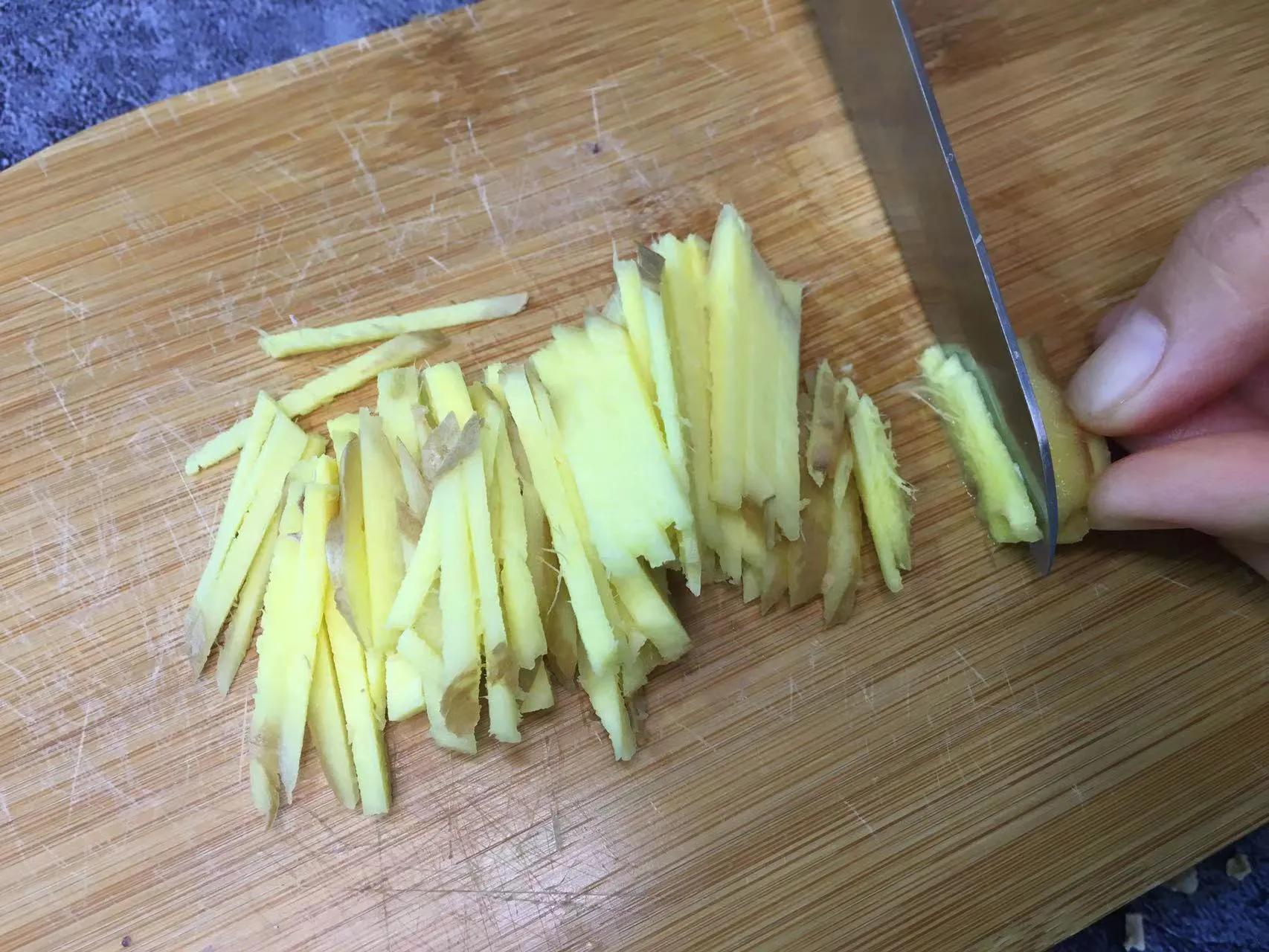 燕麥米和生薑炒一炒，沒想到這麼厲害，我傢一年四季都在喝