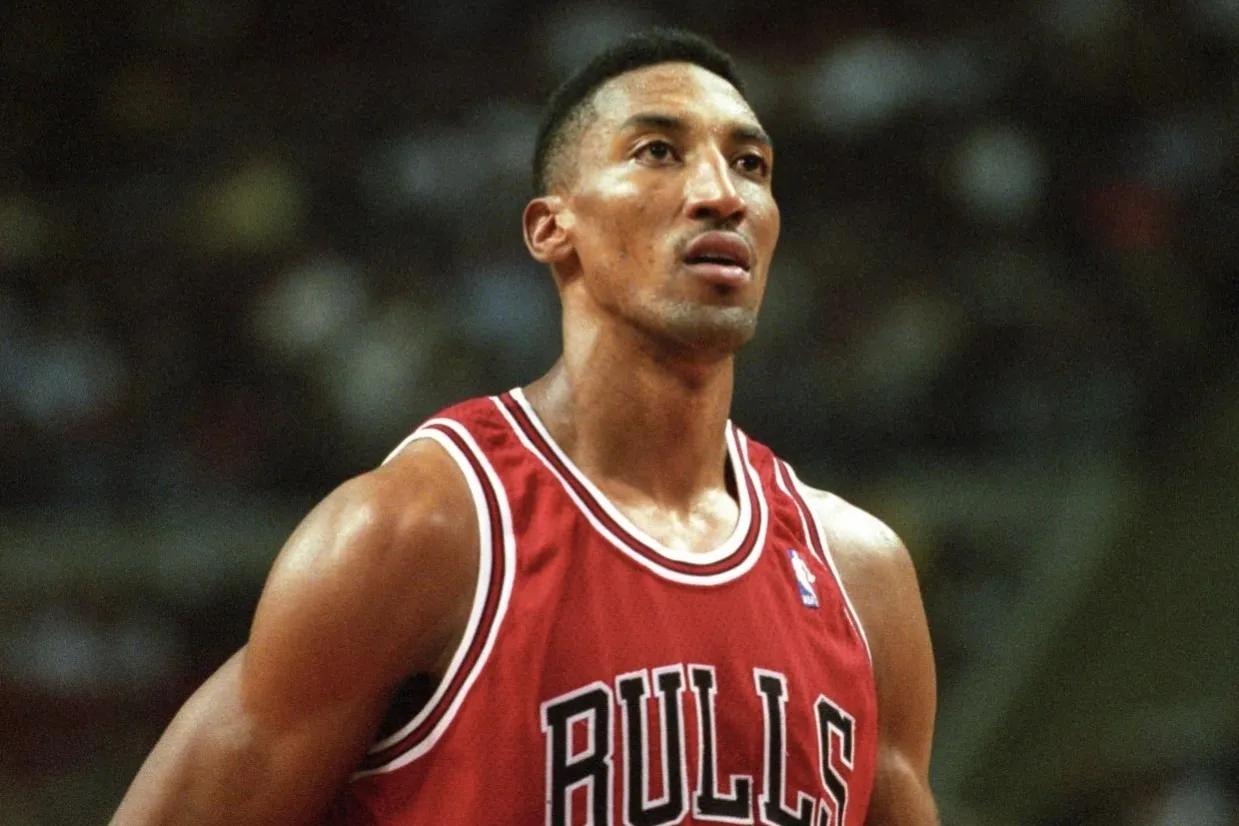 篮球五十大杰出人物(尼克赖特列出nba近50年最好的50名巨星,詹姆斯力