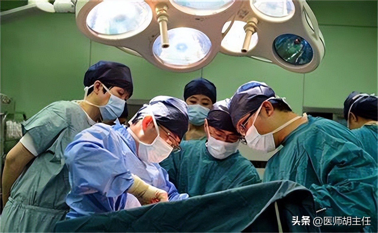 肠癌来临前，会先经历3个症状！劝告：这些高危人群不要忽略