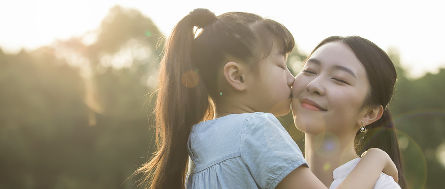 孩子不认错还打人，4岁女儿的回答，让我反思很久