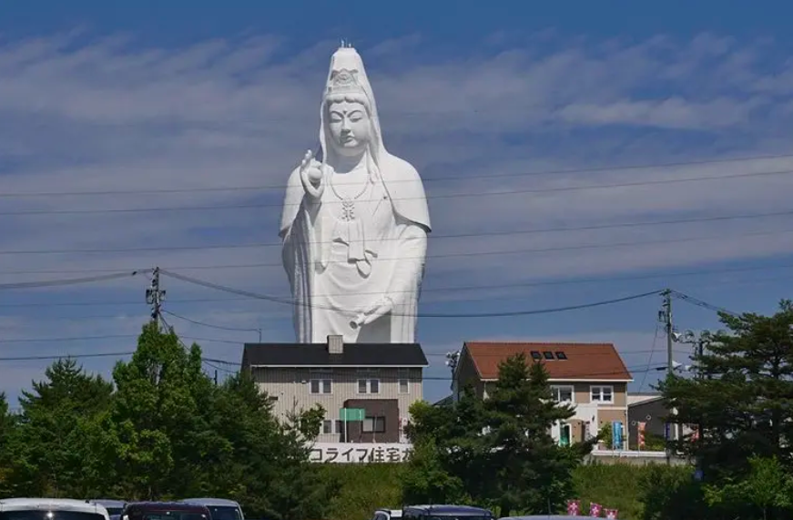 世界上“最诡异”的3座佛像：2座在中国，最后1座在日本，高121米