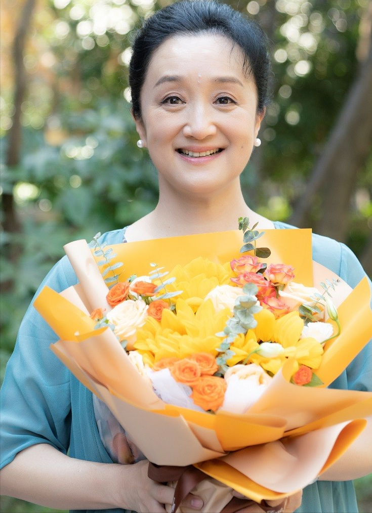 杨昆:做30年女配,为拍戏终生不孕,卖别墅替夫还债59岁依然忙碌