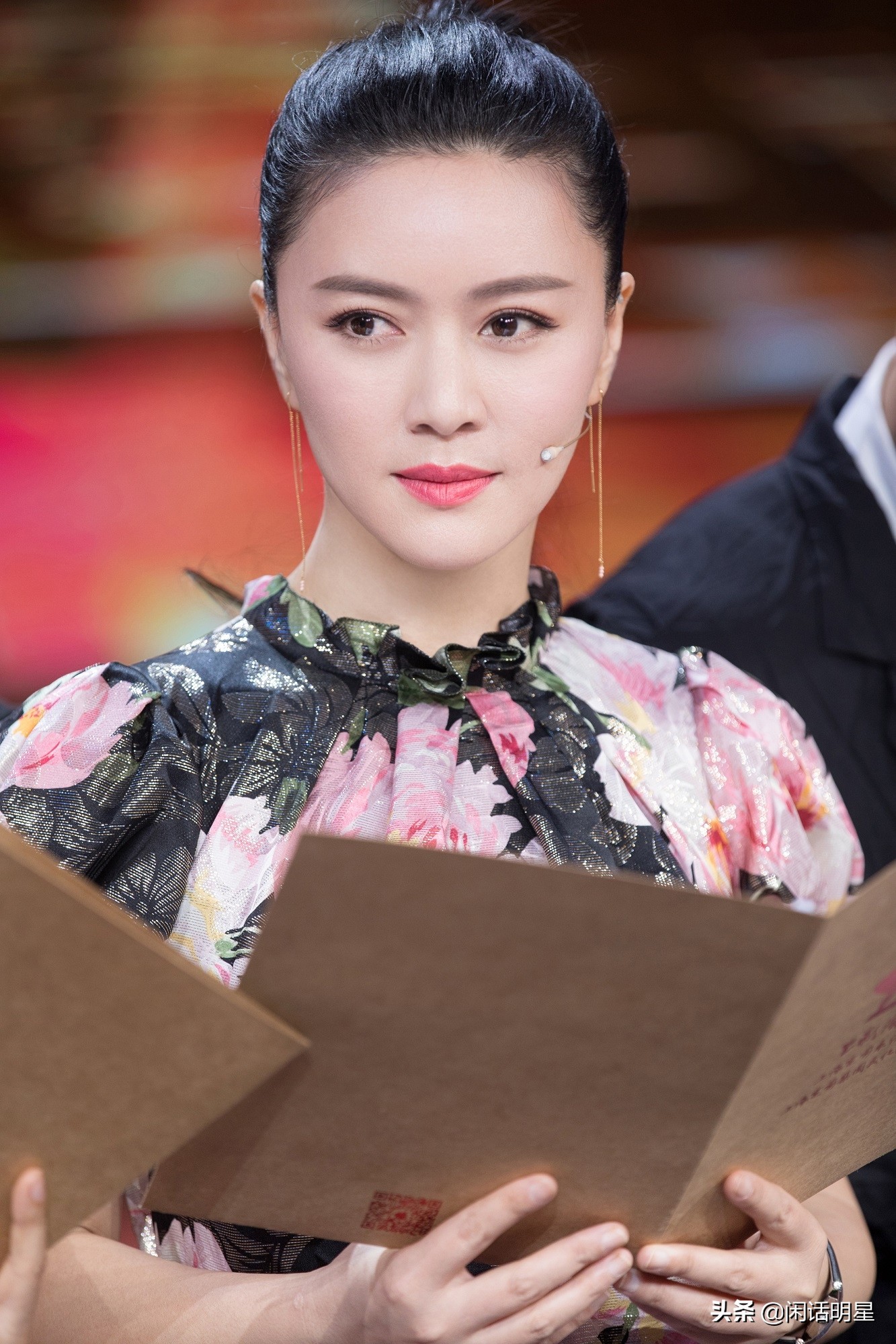 大连实德董事长徐明(做过陆毅,王志文的女友,嫁给富豪成谜,有个13岁的