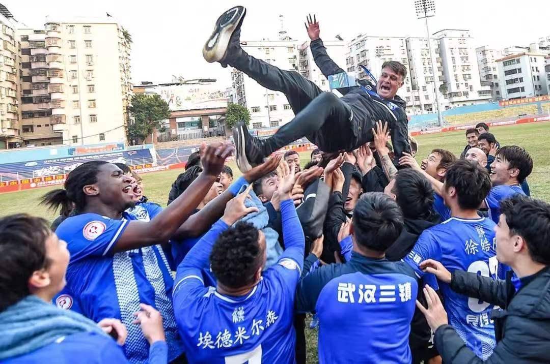 怎么選足球隊員（中國男足選帥標準出爐，保羅本托非最佳，武漢三鎮可以學廣州恒大）
