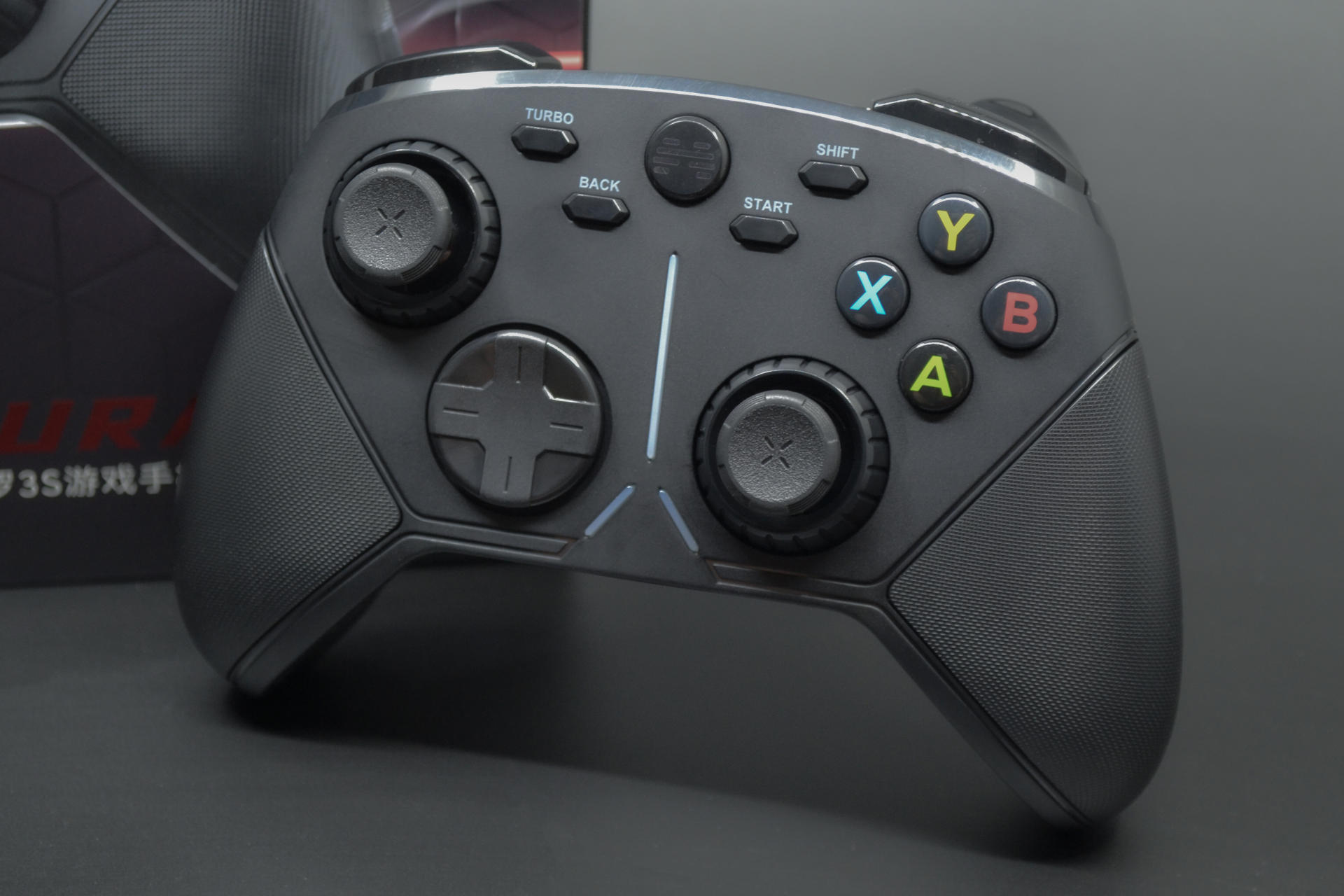 新瓶老酒玩味十足 北通阿修罗3S游戏手柄