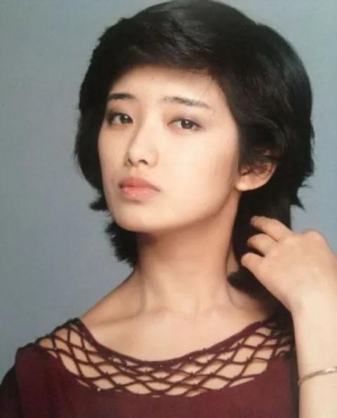 山口百惠，25张精美的照片