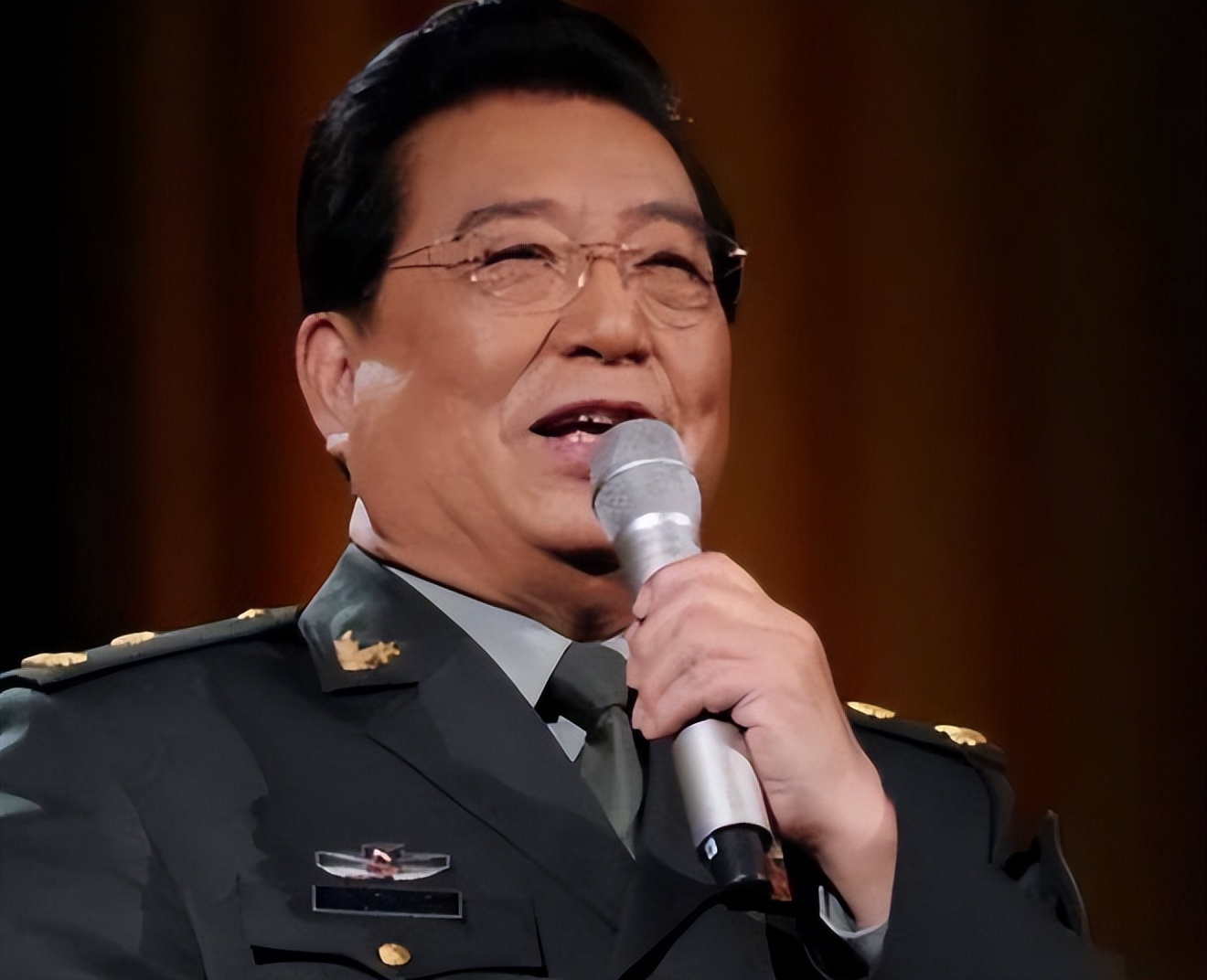 同样是李双江的基因,把丁英和梦鸽的儿子一对比,差距就出来了