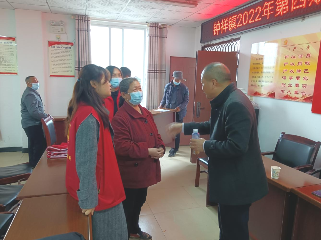 瀛领禾石律所胡群挥律师受邀走进钟祥镇星火社区作民法典专题培训