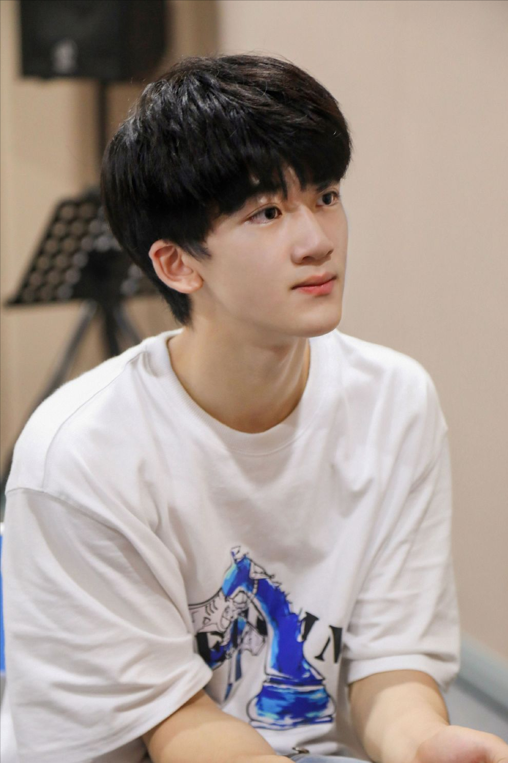 TF家族邓佳鑫看心理医生被偶遇，养成系成员疑似心理出现问题