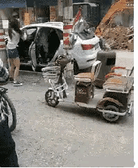 神回复：下次再听到钱难挣、屎难吃，就知道怎么回复了