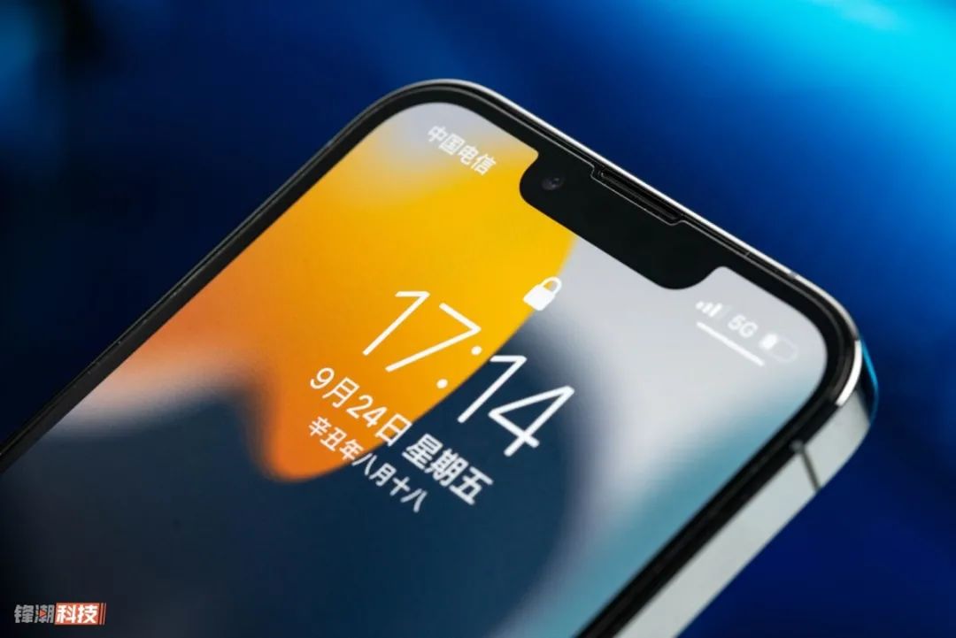 全网都在骂iPhone的刘海，这男人得背锅