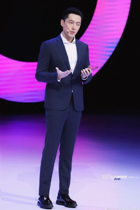 都会先被他的颜值跟演技吸引,而胡歌也是185公分的长腿男神,就算同框