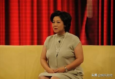 王茜华：为爱主动出击，两次换角，人到老年没能逃过一劫