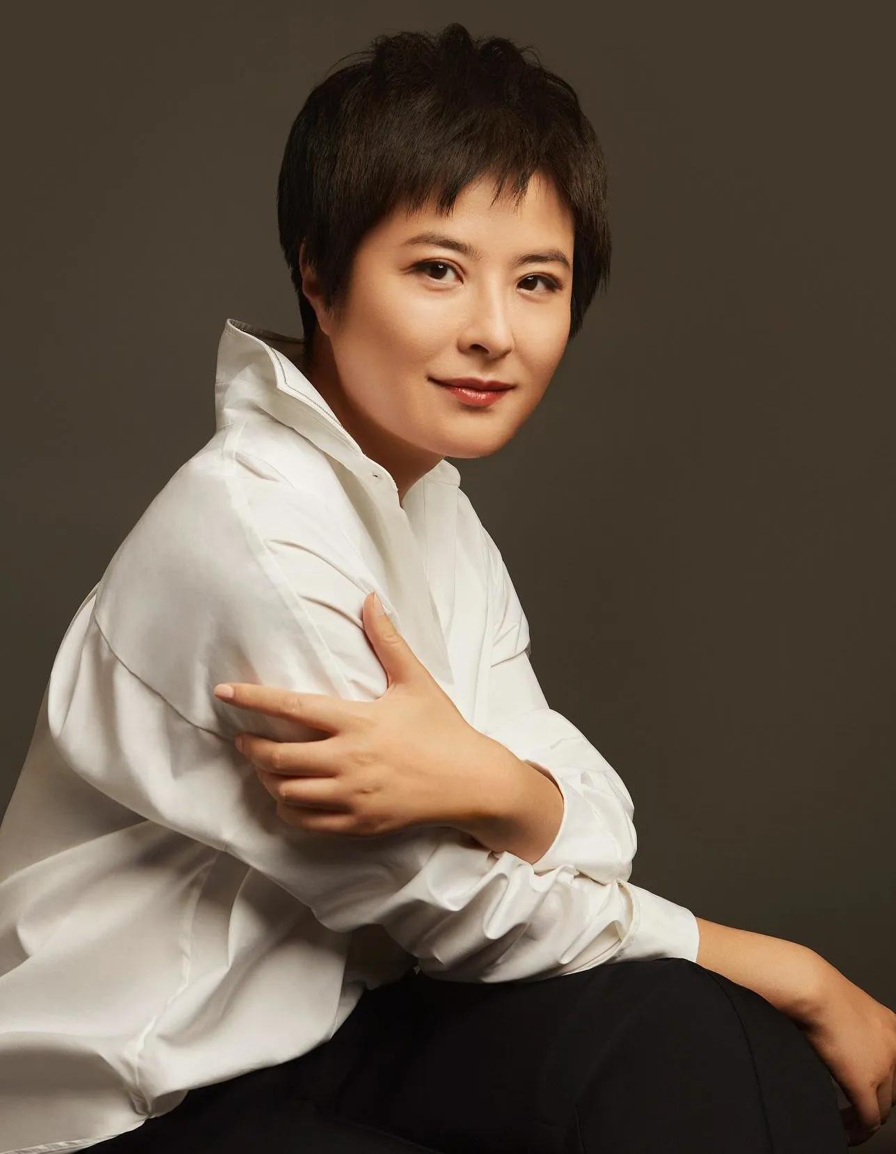 央视主持人张泉灵，10张精美的照片