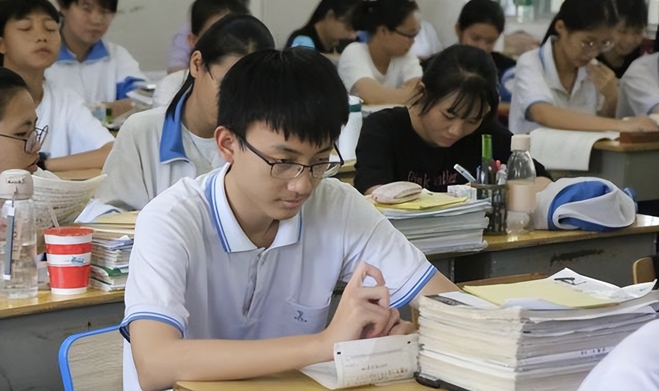“这学没法上了”，2022高考迎来新规定，家长表示难以接受