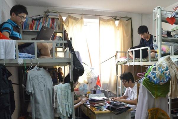 大学宿舍“违禁品”，种类繁多五花八门，宿管阿姨直呼大开眼界