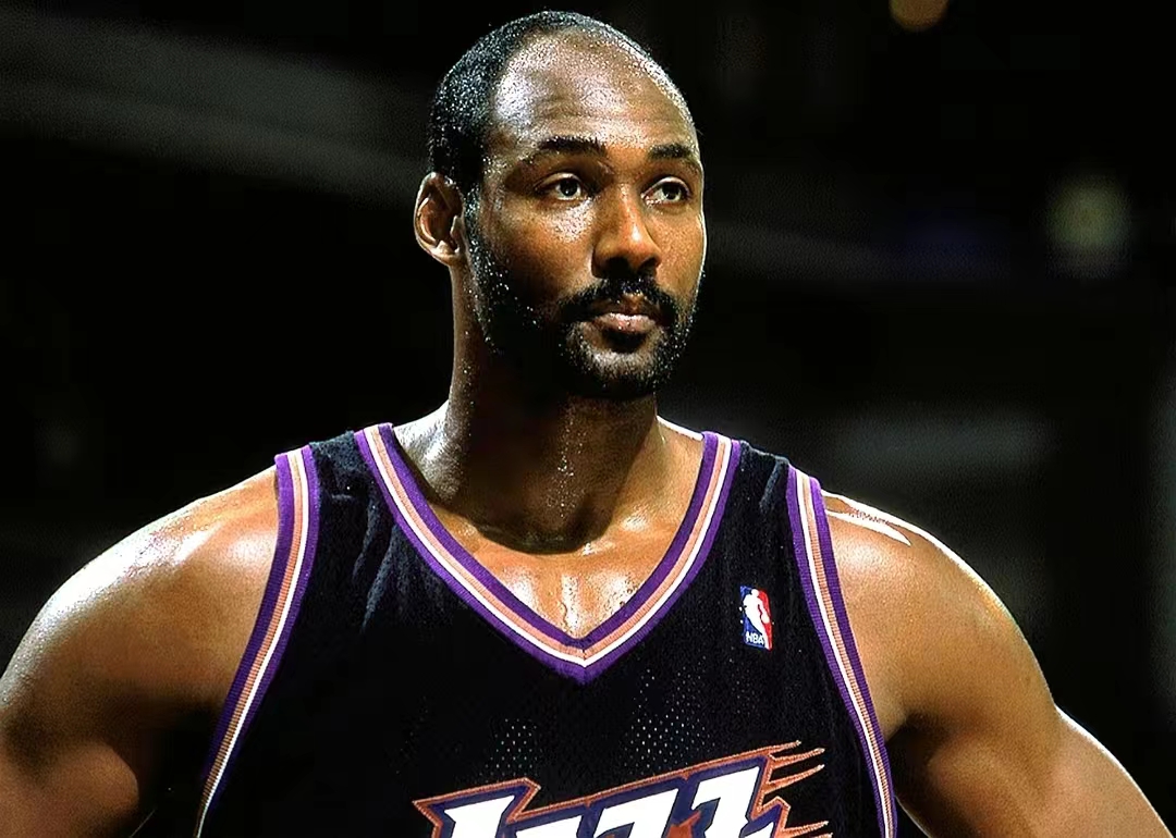 乔丹和邓肯手上抢走的,从这里也能够看出卡尔马龙巅峰时期有多出色了