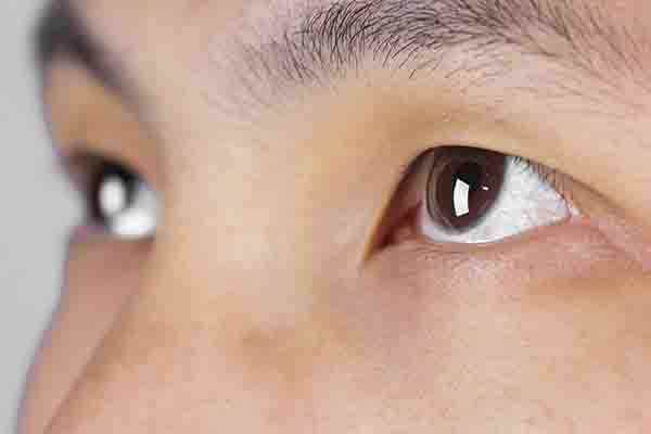 夜間盜汗是怎么回事（睡覺時(shí)，總是渾身盜汗不止，是陽氣不足了？陽氣不足，有啥表現(xiàn)？）
