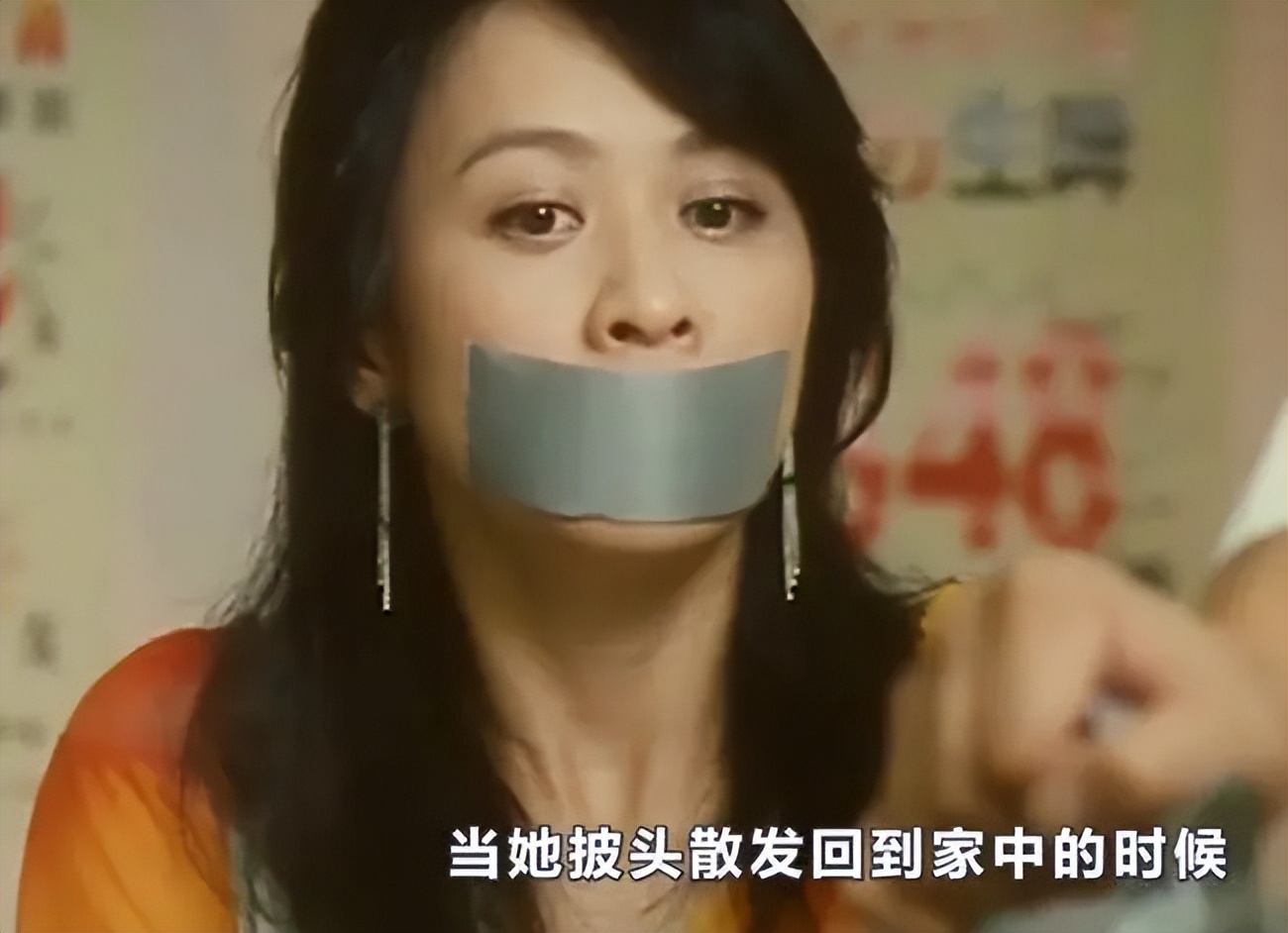 摸腿、陪酒、绝育、自杀，娱乐圈的潜规则，“毁”了多少女孩？