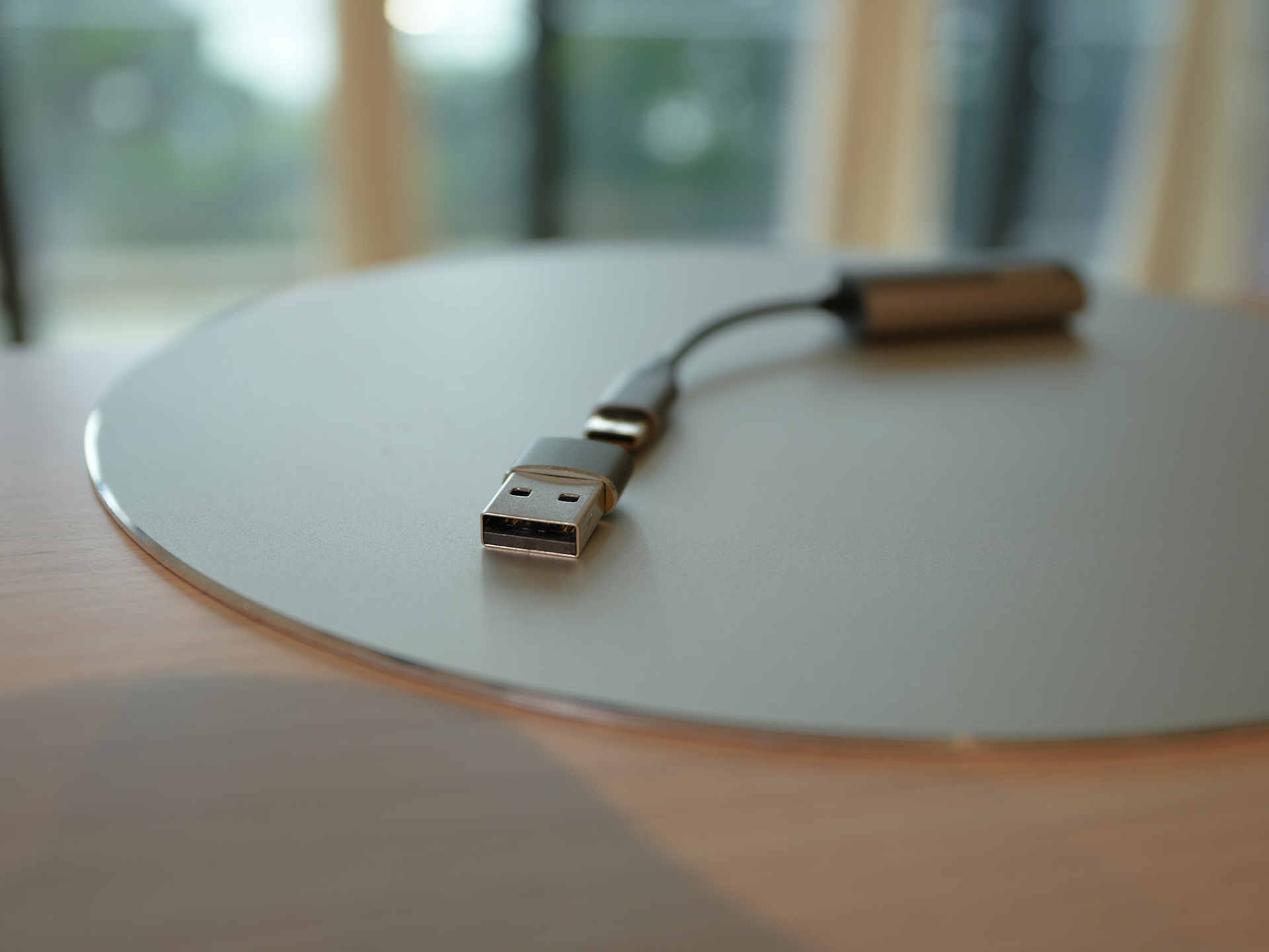 易拾音AI麦克风消噪宝，再嘈杂的环境，也能保证清晰拾音