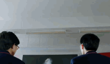 4.6分成“票房冠军”，剧情全靠旁白，只剩狗血金句，他凭什么？