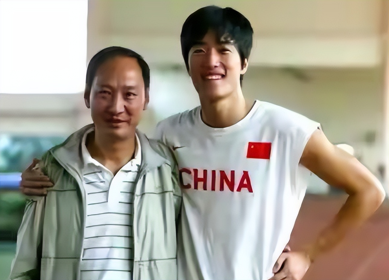 刘翔是不是假摔足球（世界冠军刘翔：我创造了亚洲的奇迹，却洗不掉人生那个“污点”）