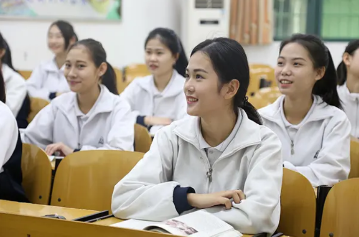 为什么要上大学？这几个区别真实又无奈，希望考生不要为此后悔