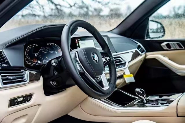 新款宝马X5配置曝光！颜值大增，配全景天窗+长轴距，细节更犀利