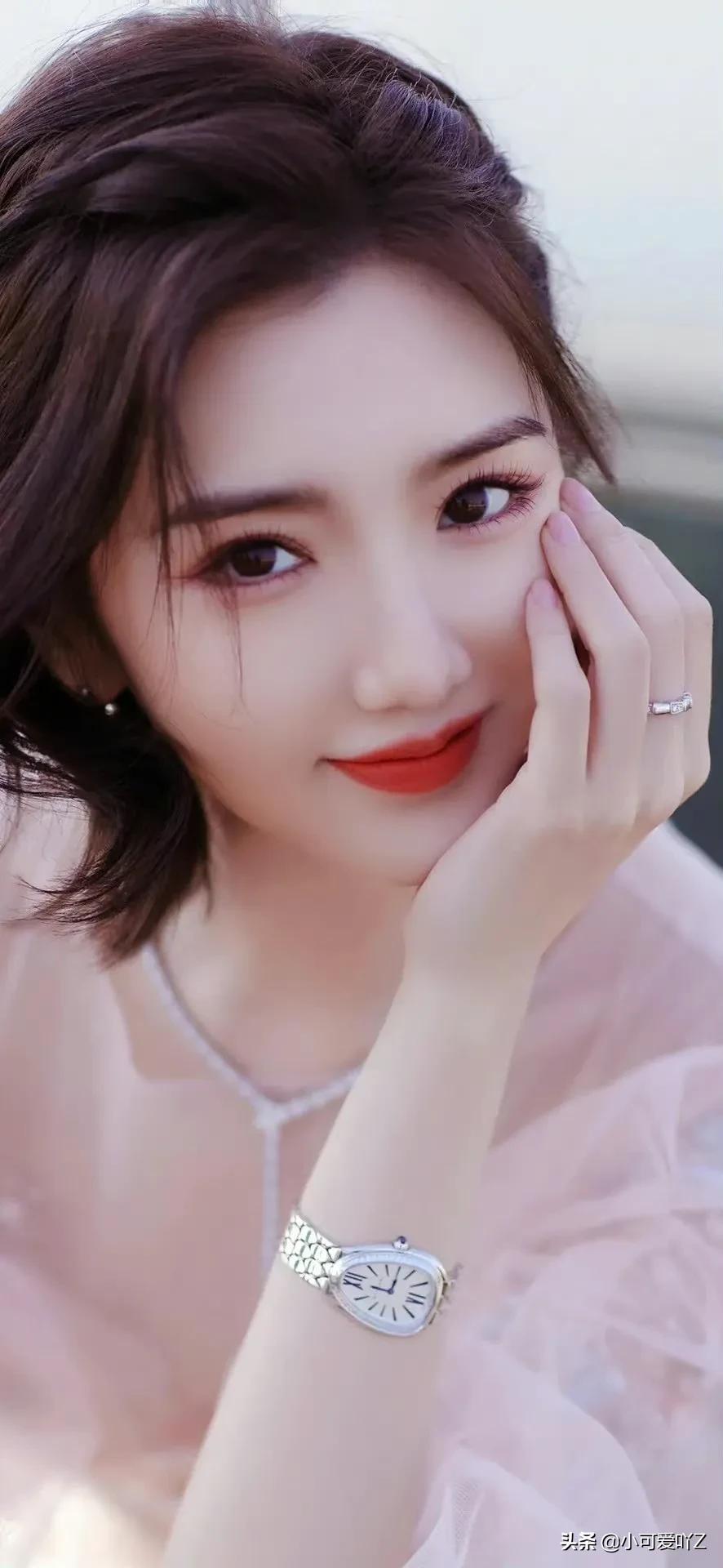 毛晓彤，可爱美丽的花仙子