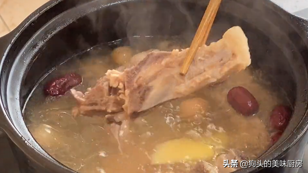 排骨这样做真的好吃，不仅有肉吃还有汤喝，肉汤鲜美，非常实用