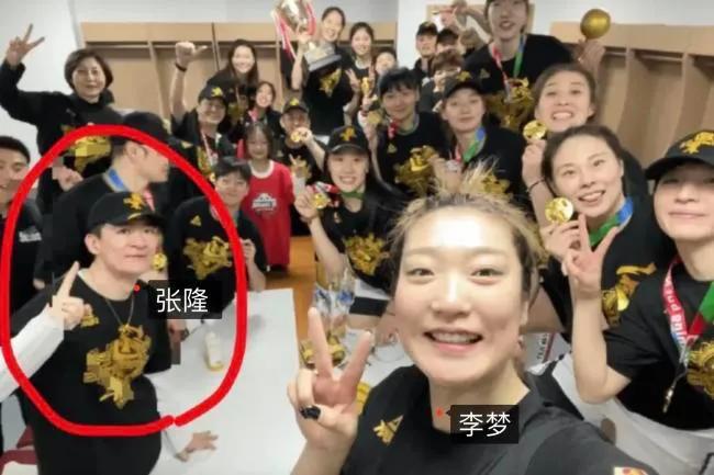 女篮李梦个人资料简介（女篮李梦“吃蛋糕全裸色诱”，当小三插足领队婚姻，信息量很大）