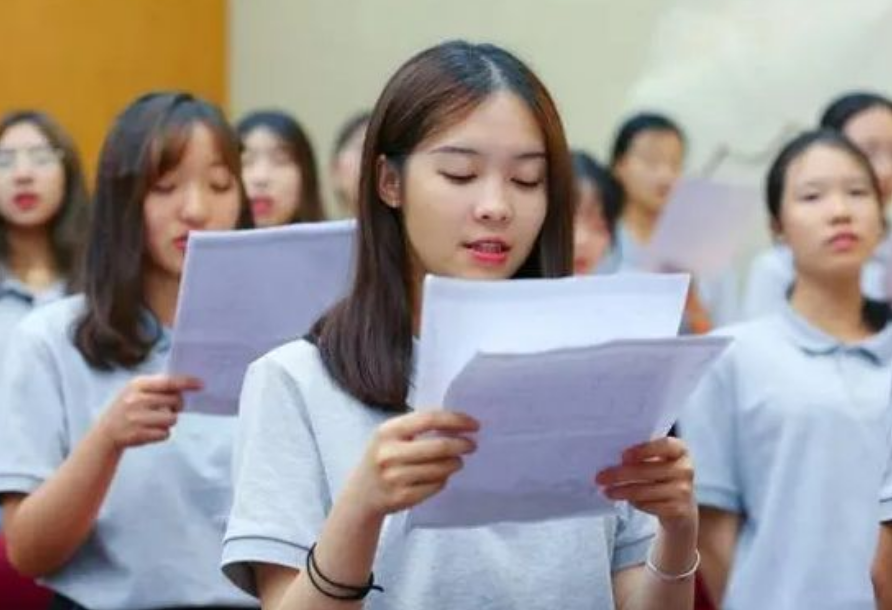教育行业迎来好消息，教师平均工资不低于公务员，幼师也能沾光
