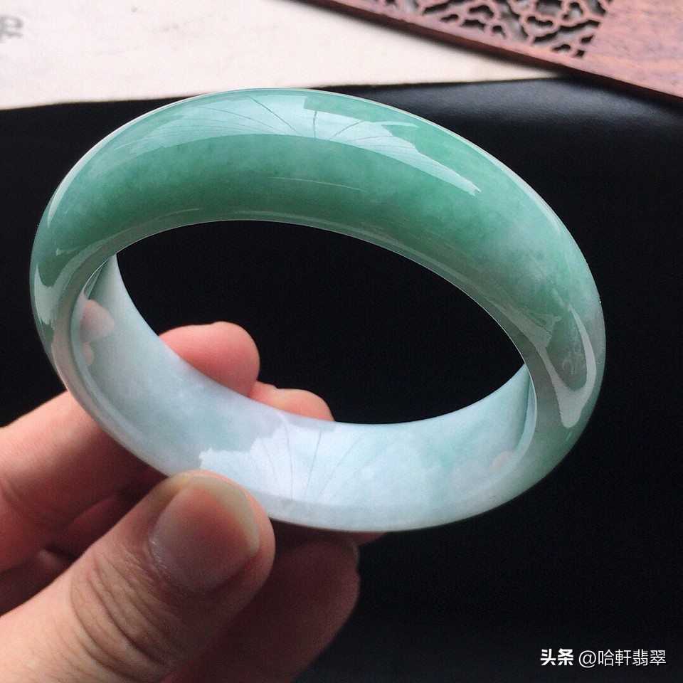 翡翠玉镯批发价格（翡翠玉镯批发价(jia)格多少）-大连信息网