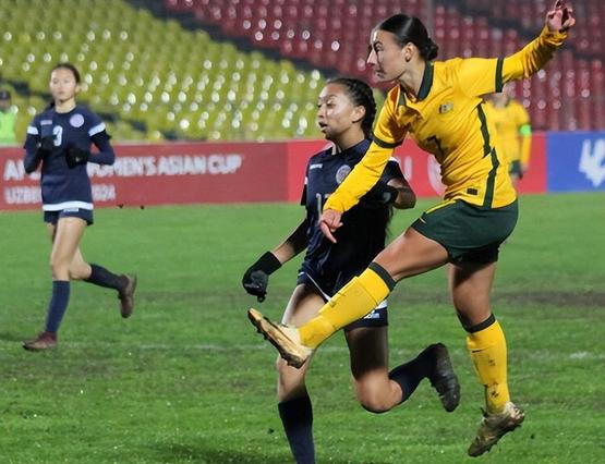 亚洲杯疯狂之夜：关岛女足0-13，卫冕冠军倒下，国足赢球=稳出线