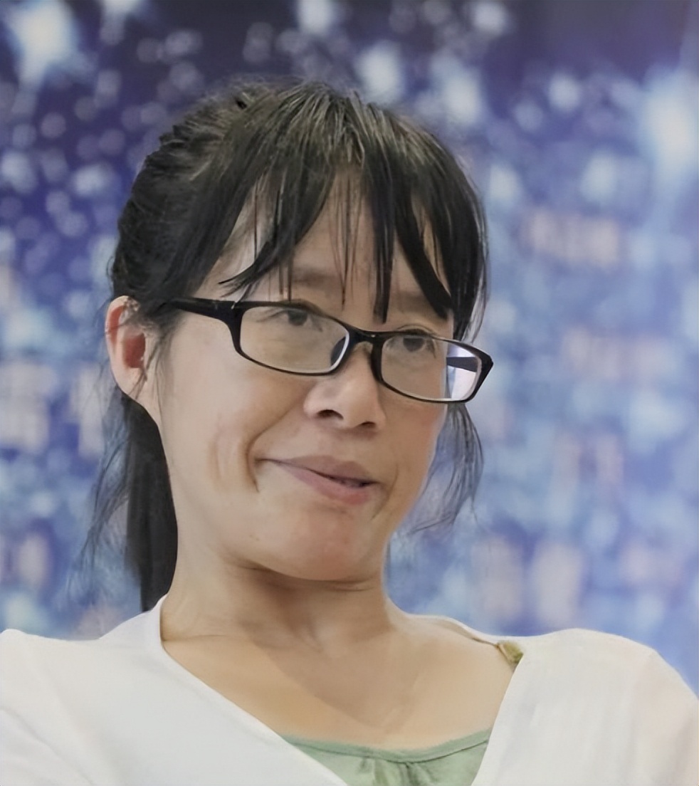 诗人余秀华：好不容易脱离苦海，转身又跳进火坑，图啥呢