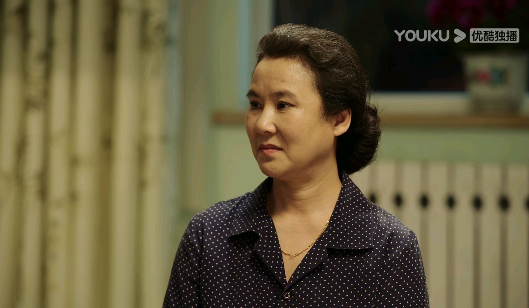 王小华把小蒙娘饰演的很失败,毫无角色特点,毫无人物性格,完全沦为可