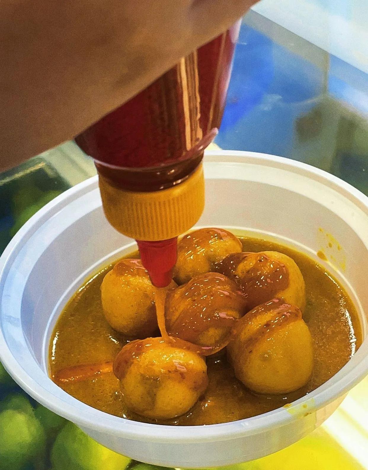 炎热夏天,喝点冰爽的冷饮小吃,惬意