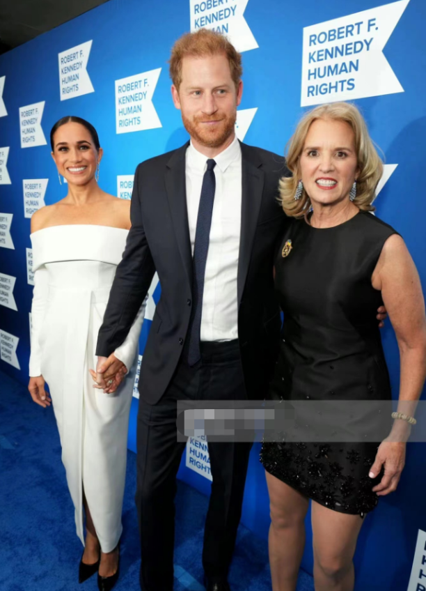 数一数谁露出的小白牙最多（比尔盖茨准女婿，露出十二颗白牙齿走红毯，笑容与梅根的一模一样）